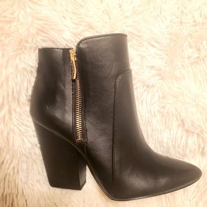 Womens BCBG Black Booties size 7.5